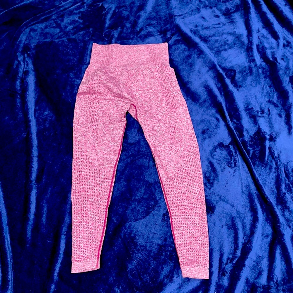 Pink spotted leggings!